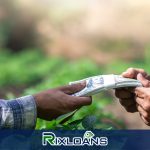 People holding a cash from payday loans in Massachusetts